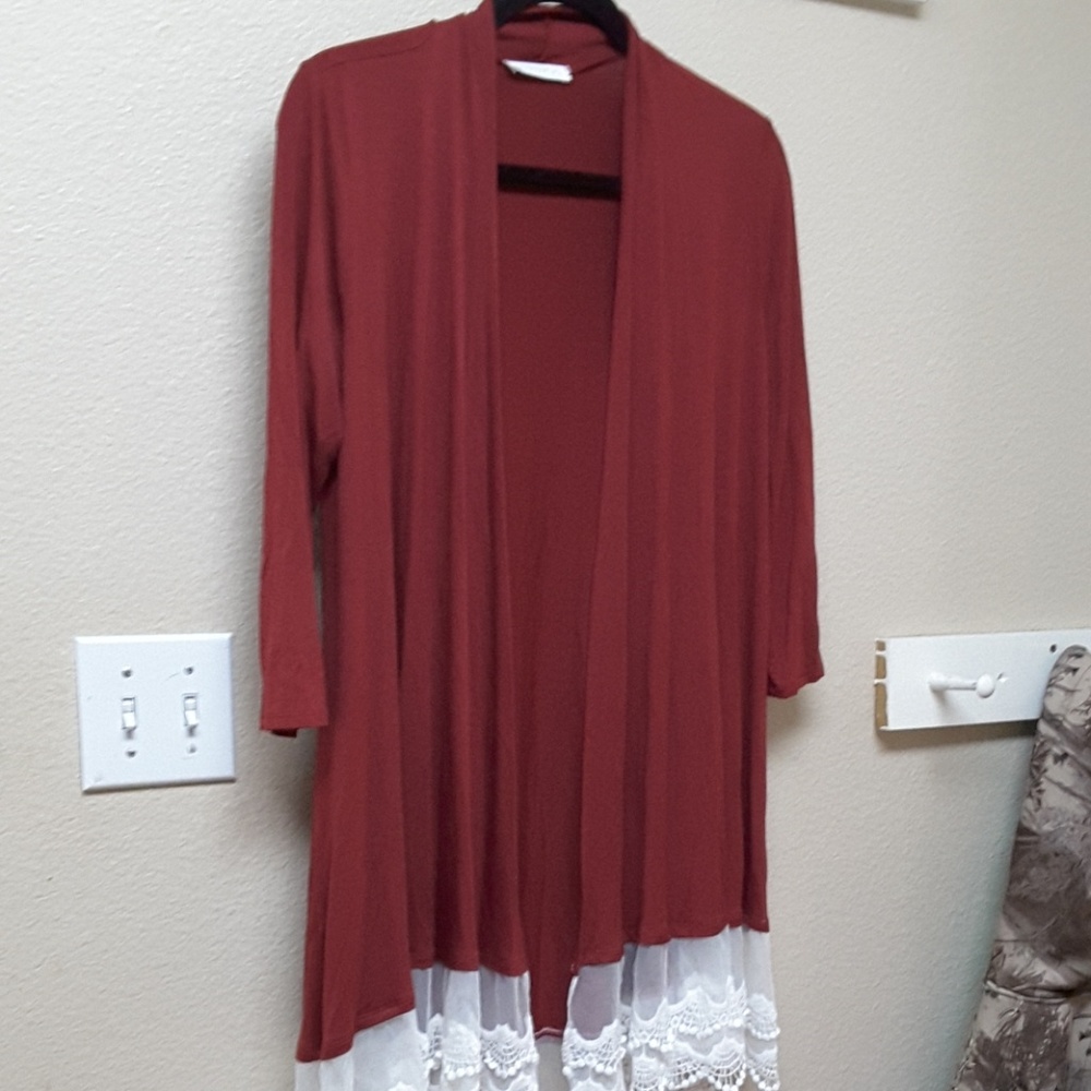 Duster with lace hem